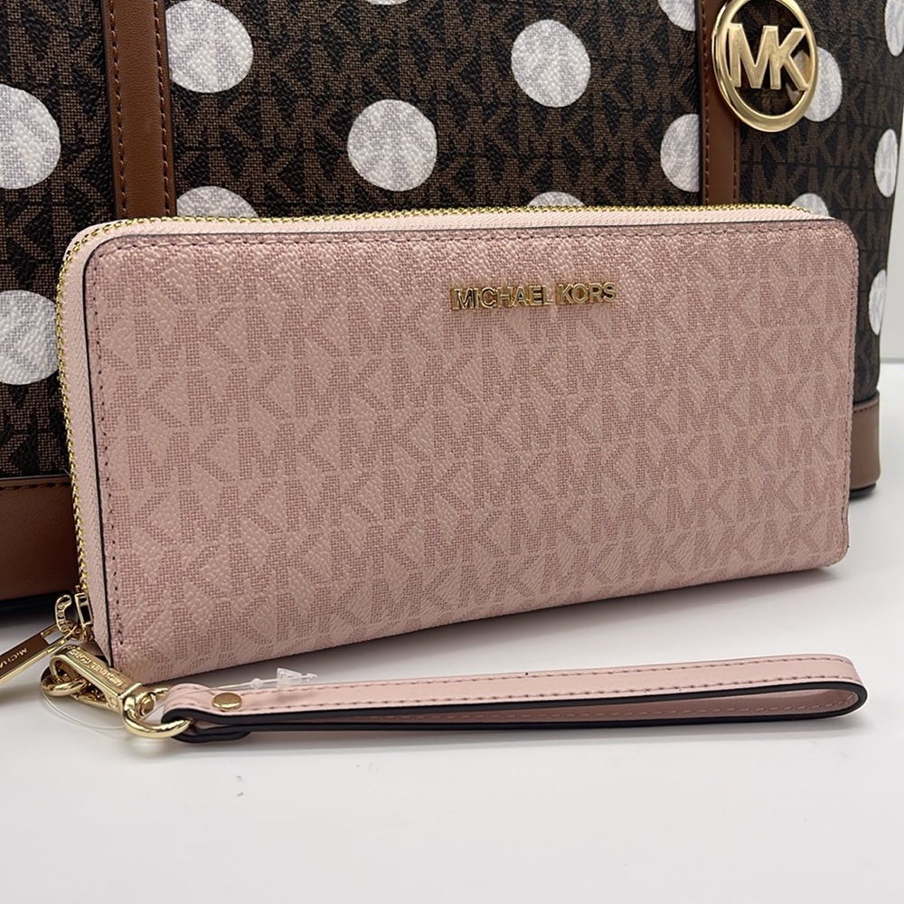 MICHAEL KORS Jet Set Travel Lg Signature Logo Continental Wristlet Phone Holder - Picture 2 of 16